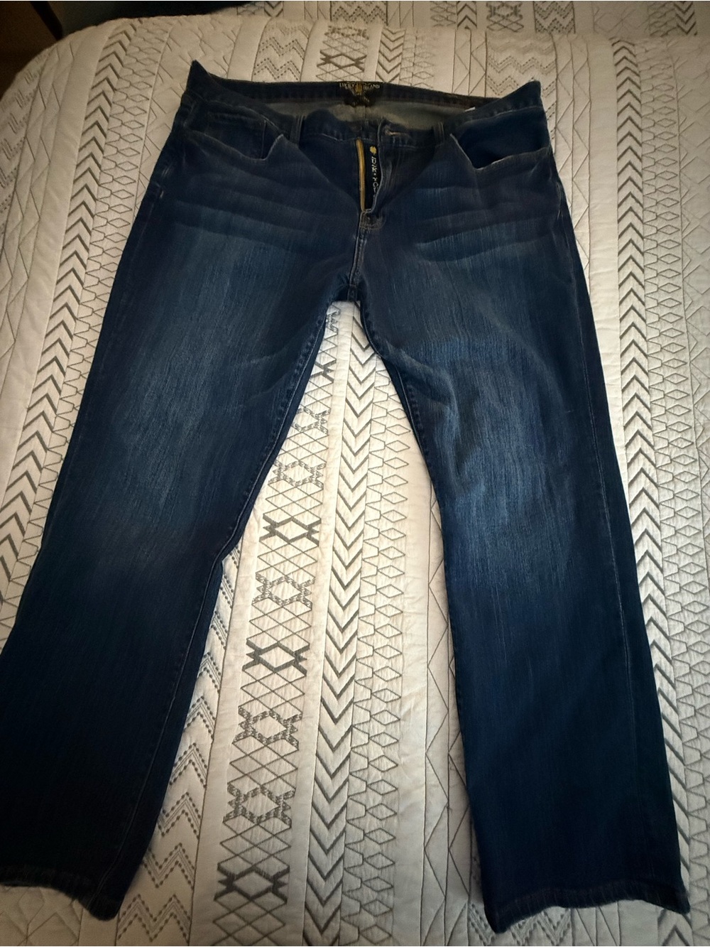Lucky Brand Men's Straight Jeans Indigo Blue Wash and medium blue straight jeans